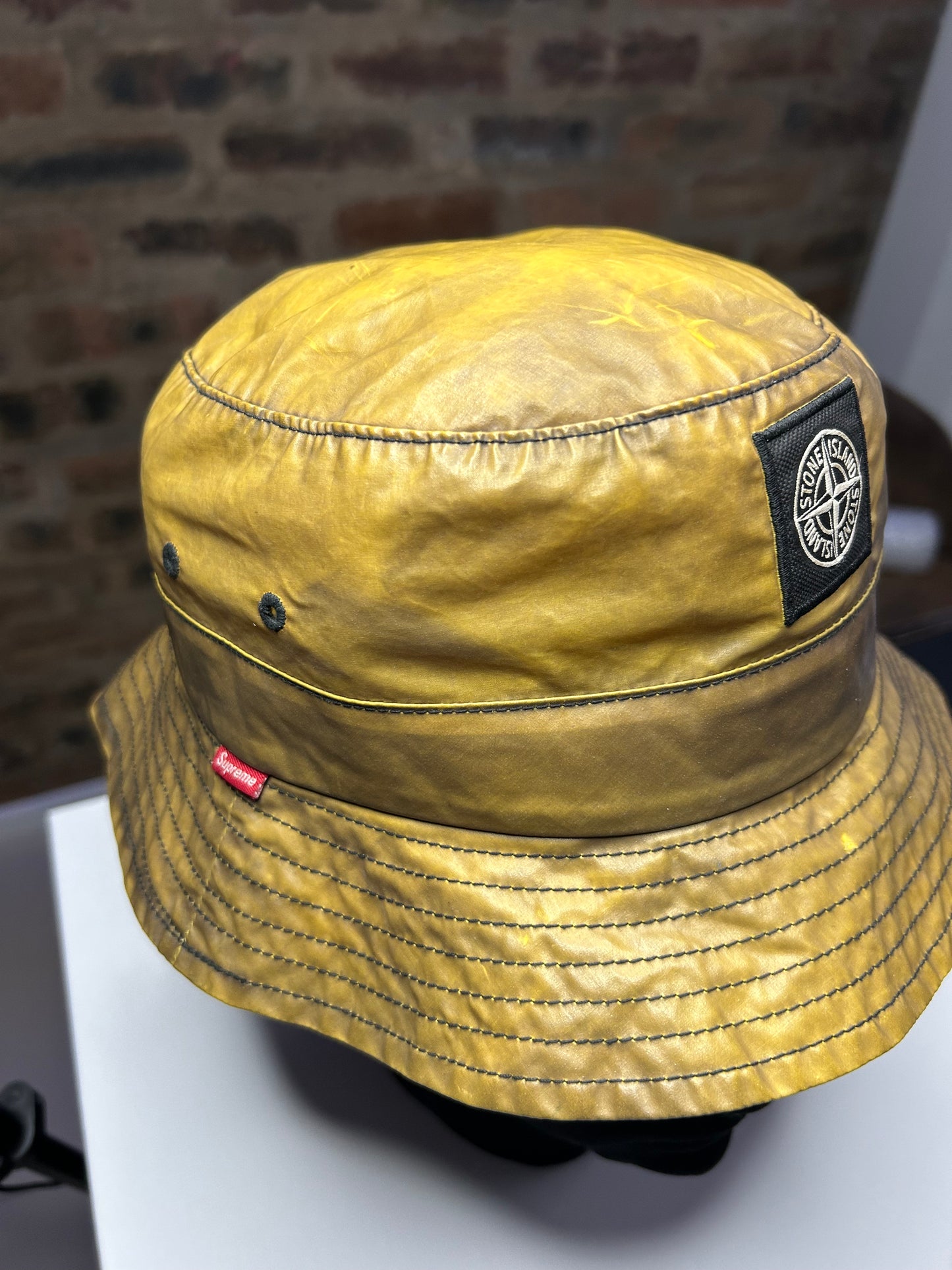 Stone Island x Supreme Heat Reactive Bucket Hat - M/L