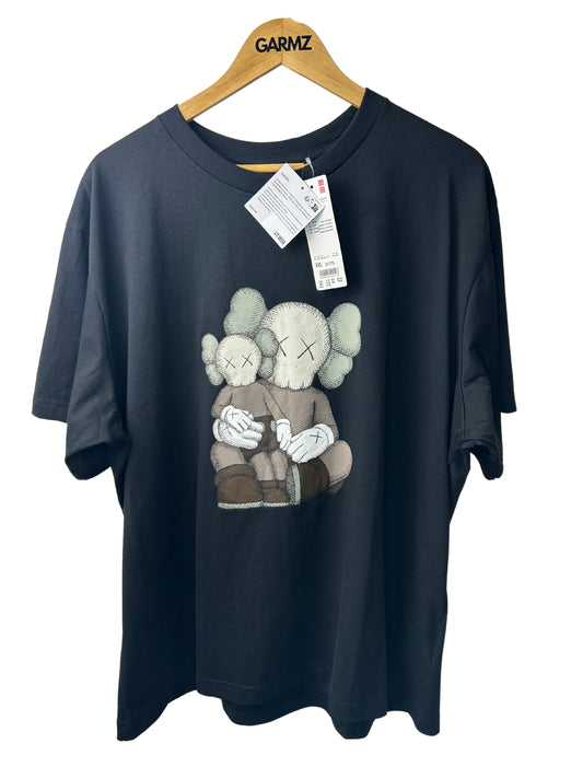 Kaws Uniqlo t shirt