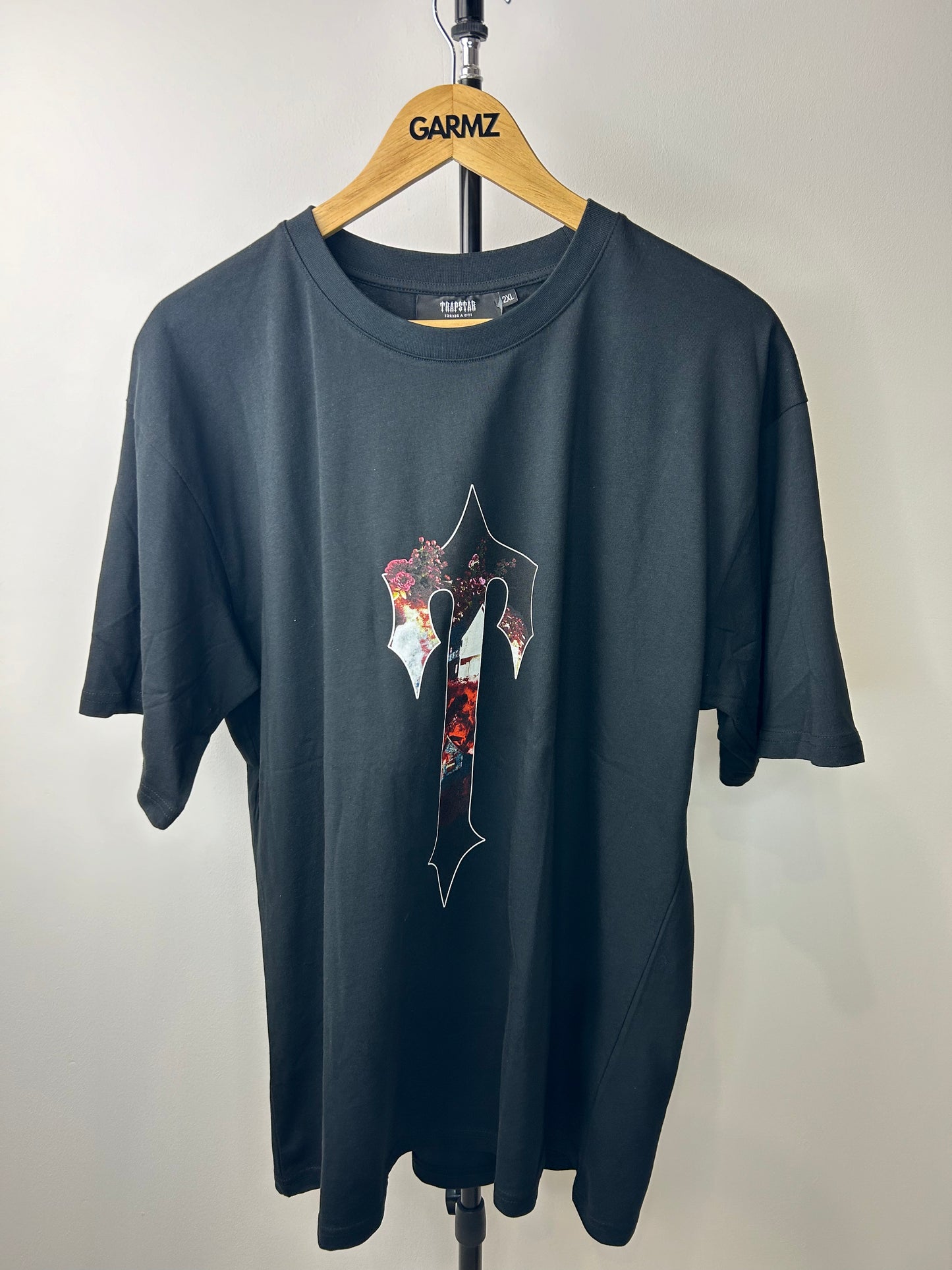 Trapstar x J Hus Tshirt “Beautiful And Brutal Yard Album” - XXL